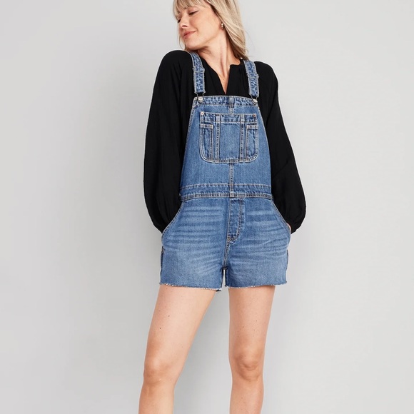 NWT OLD NAVY Baggy Cut-Off Jean Shortalls -- 3-inch inse Color: Samson
